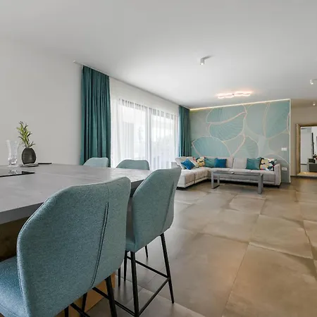 Chesa Blue Apartament *